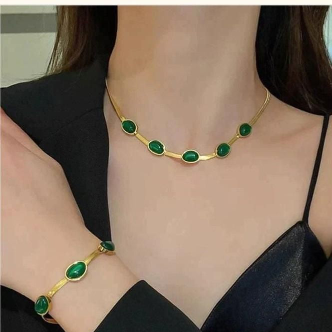 Oval Green Crystal Pendant Necklace Set With Bracelet